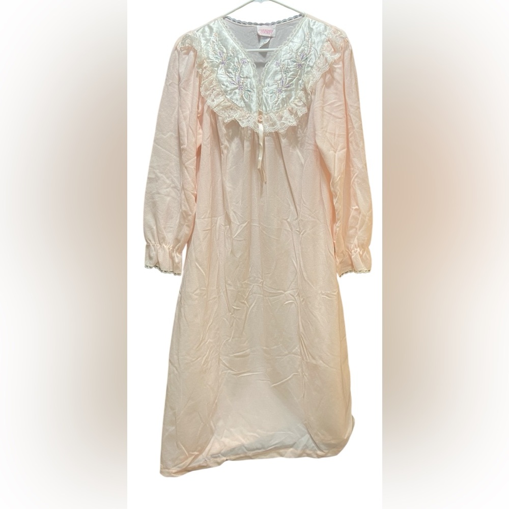 Vintage Peach Carriage Court Nightgown Size M 12-14